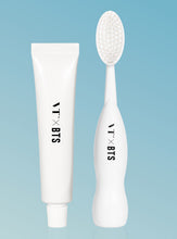 Load image into Gallery viewer, VT X BTS JUMBO TOOTHBRUSH KIT WHITE
